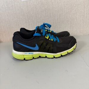 Nike Kids Black and Neon Green Sneakers
